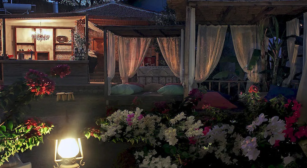 Luna Begonvil Taş Evler Selimiye  Otel